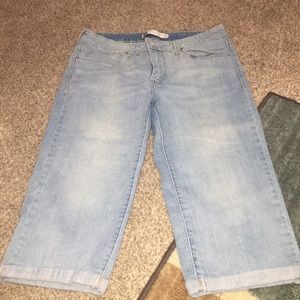 Levi light blue jean shorts/Bermuda